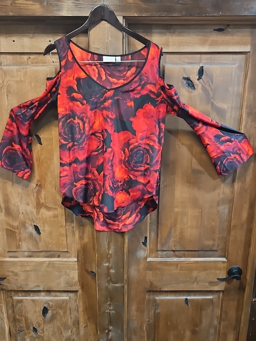 Bisou Bisou Women's Red Floral Cold-Shoulder Top